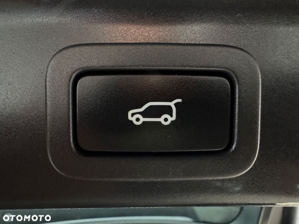 Jaguar F-Pace D200 AWD R-Dynamic SE - 23