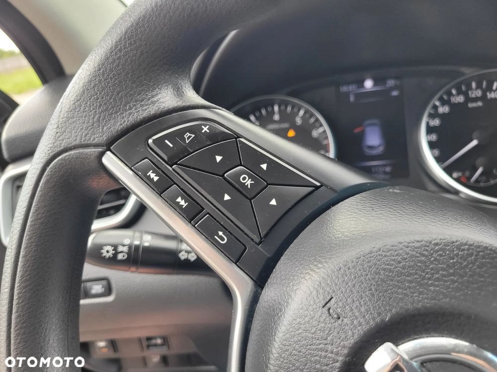 Nissan Qashqai - 25