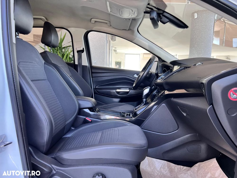 Ford Kuga - 28