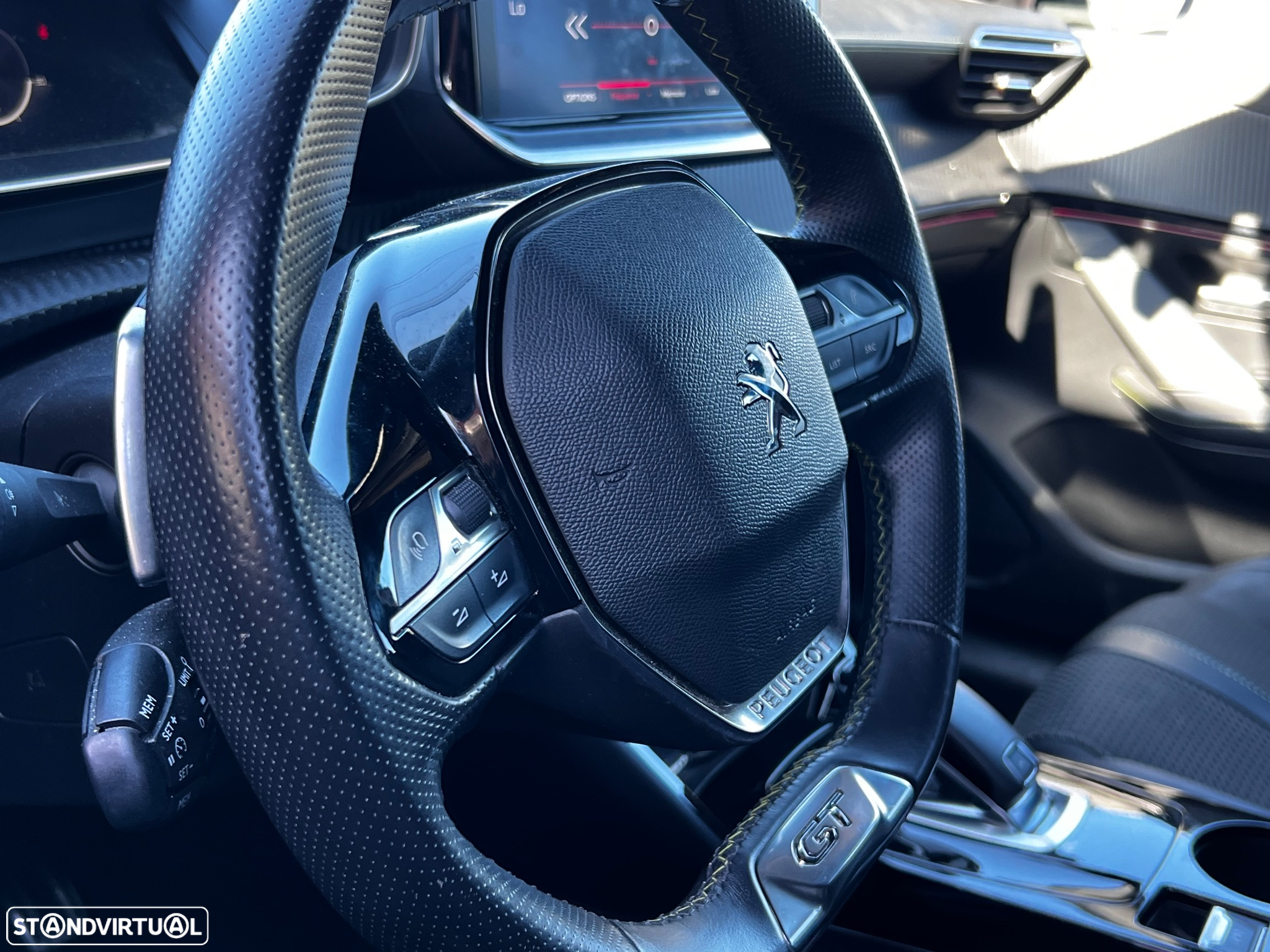 Peugeot 208 1.2 PureTech GT Line EAT8 - 6