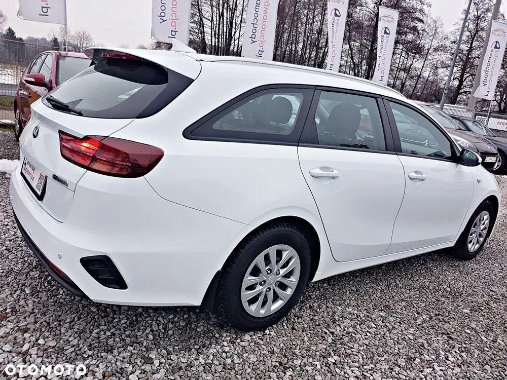 Kia Ceed 1.6 CRDi SCR M - 32