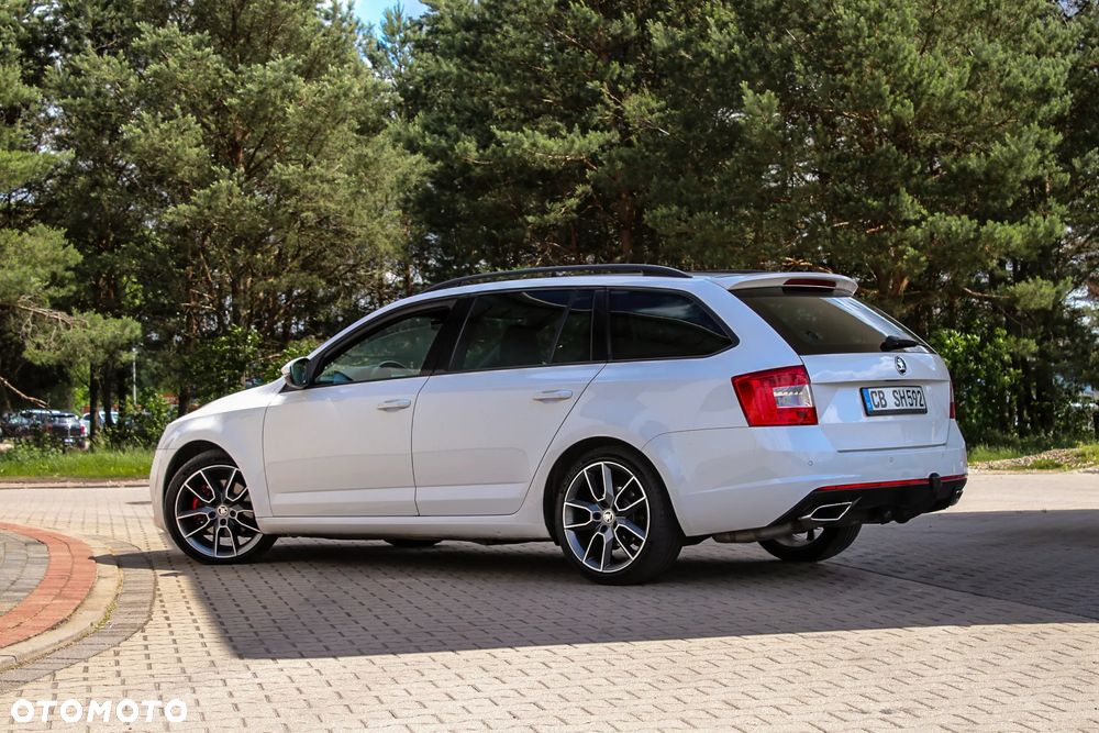 Skoda Octavia 2.0 TDI (Green tec) RS - 17
