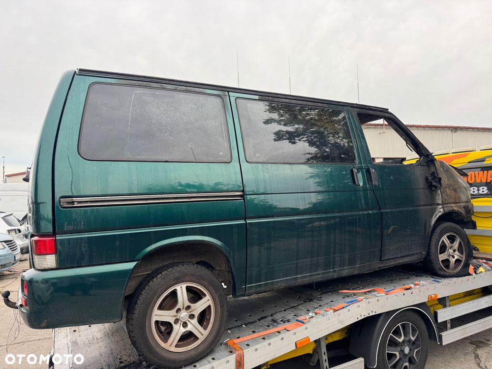 Volkswagen t4 multiwan multivan  ćwiartka próg błotnik klapa bagażnika klapa tylnia tył z szybą drzwi boczne przesuwne drzwi suwane zielone zielony ciemny z szybą - 3