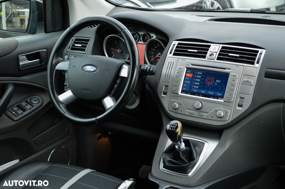 Ford Kuga 2.0 TDCi 4x4 Titanium - 4