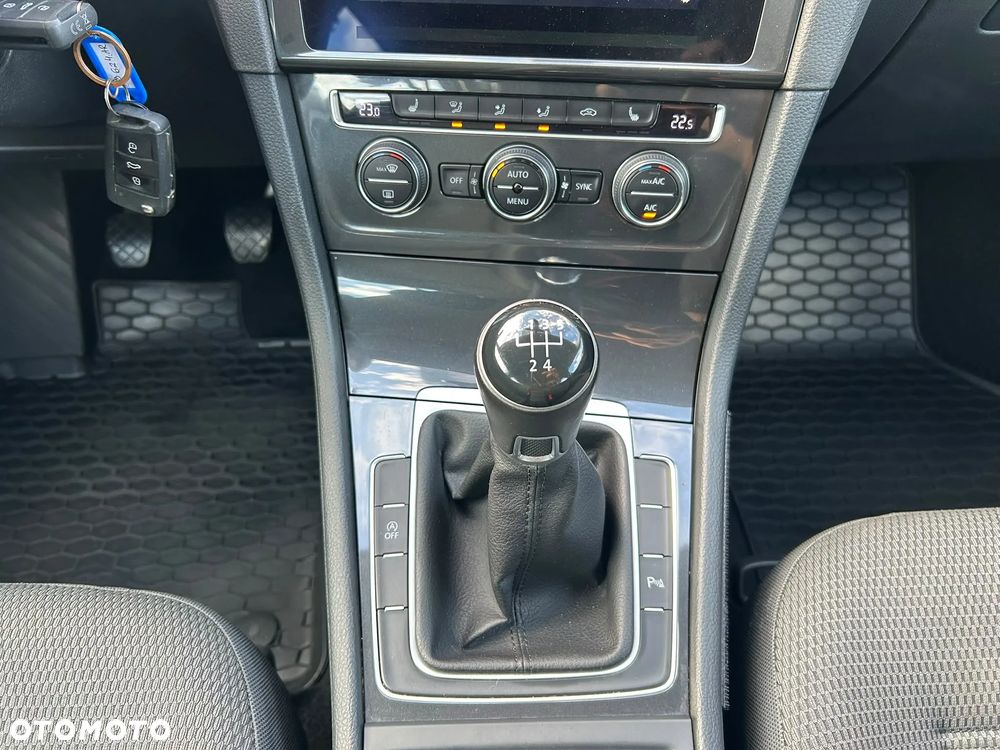 Volkswagen Golf 1.6 TDI BMT Comfortline - 29