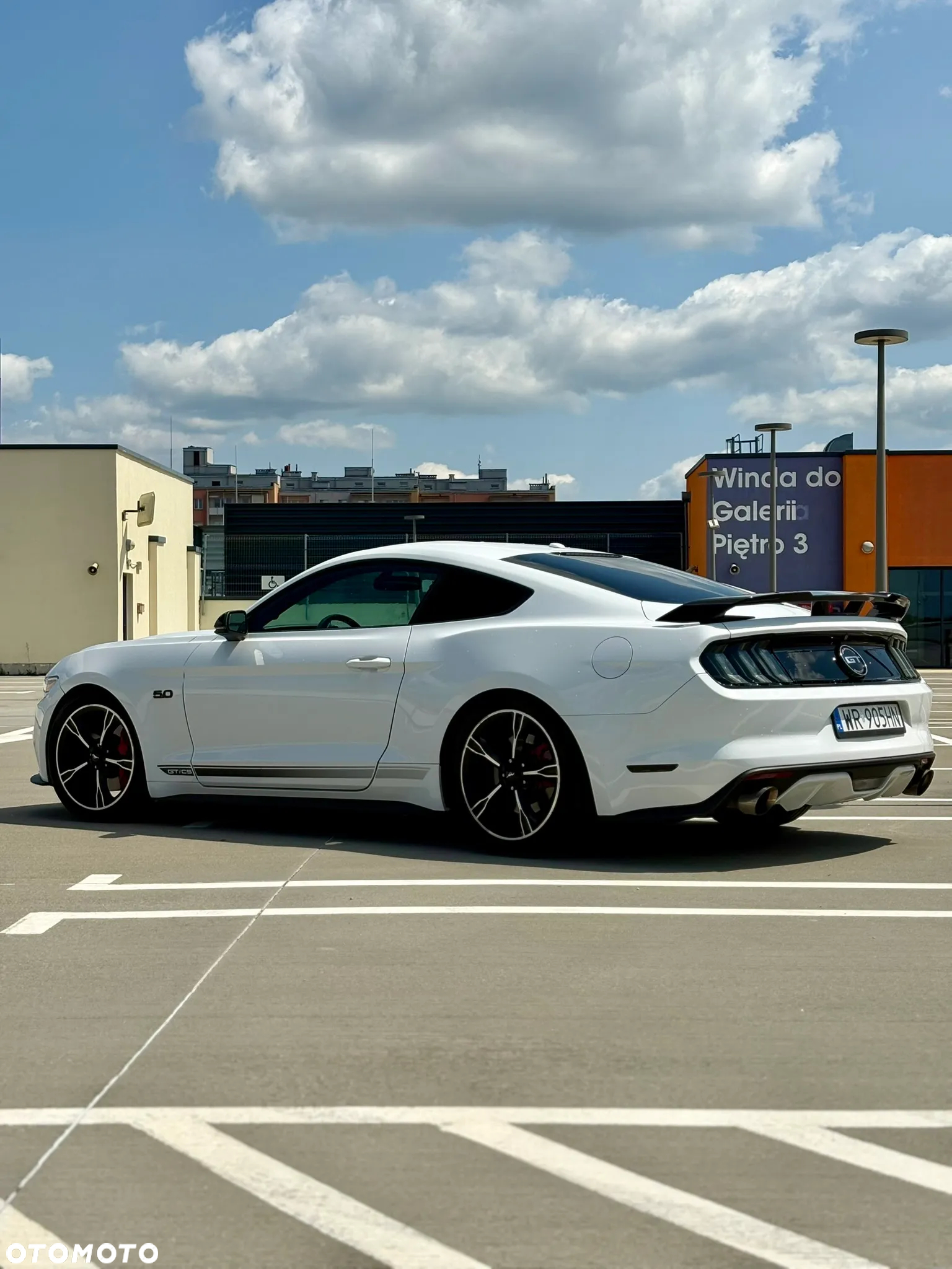 Ford Mustang 5.0 V8 GT - 4