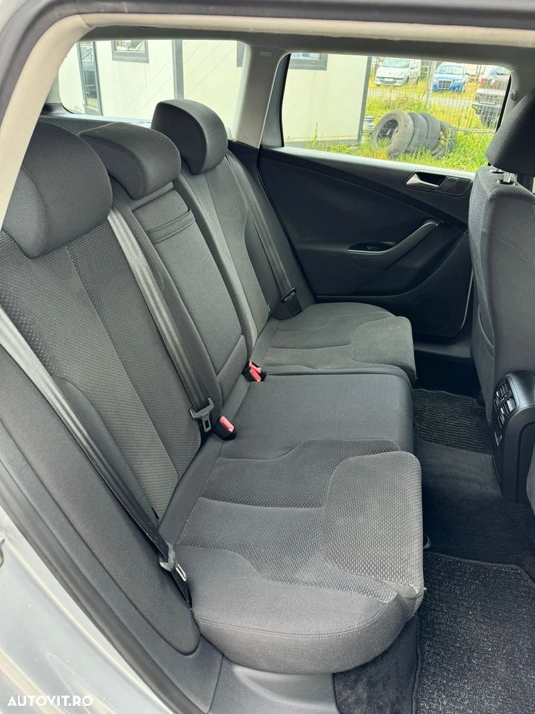 Volkswagen Passat - 13