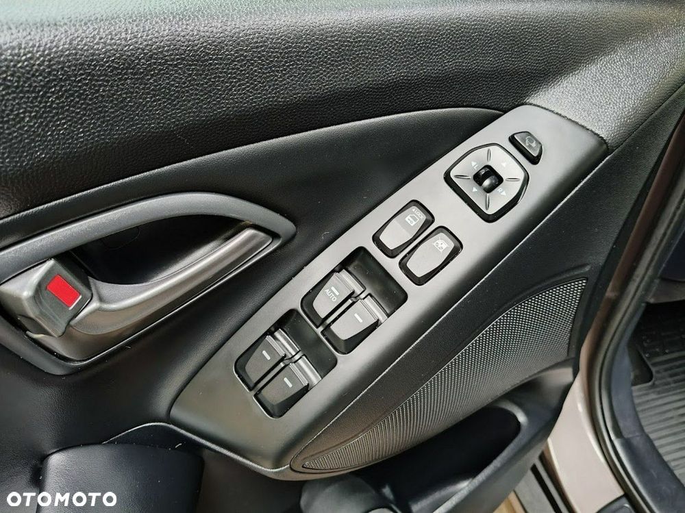 Hyundai ix35 2.0 GDI Premium 2WD - 17