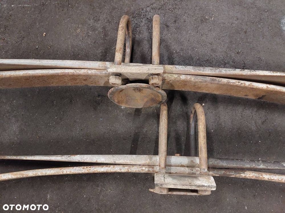 RESOR PIÓROWY TYŁ VOLKSWAGEN LT 35 BLIŹNIAK - 3