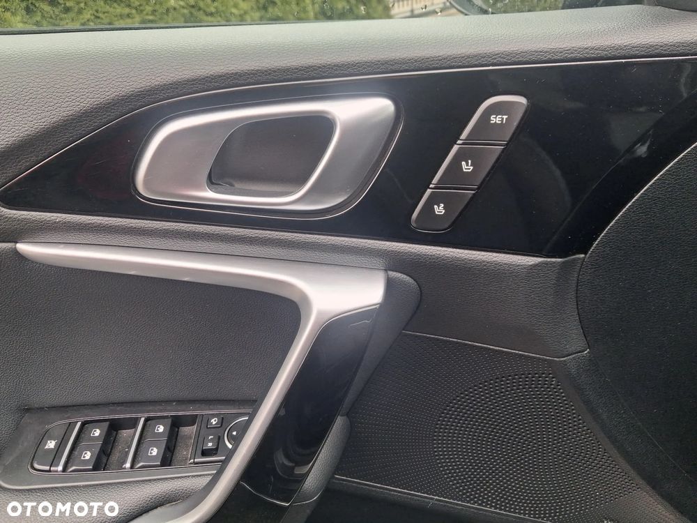 Kia XCeed - 17