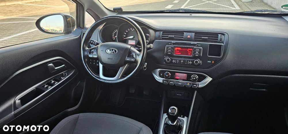 Kia Rio - 8