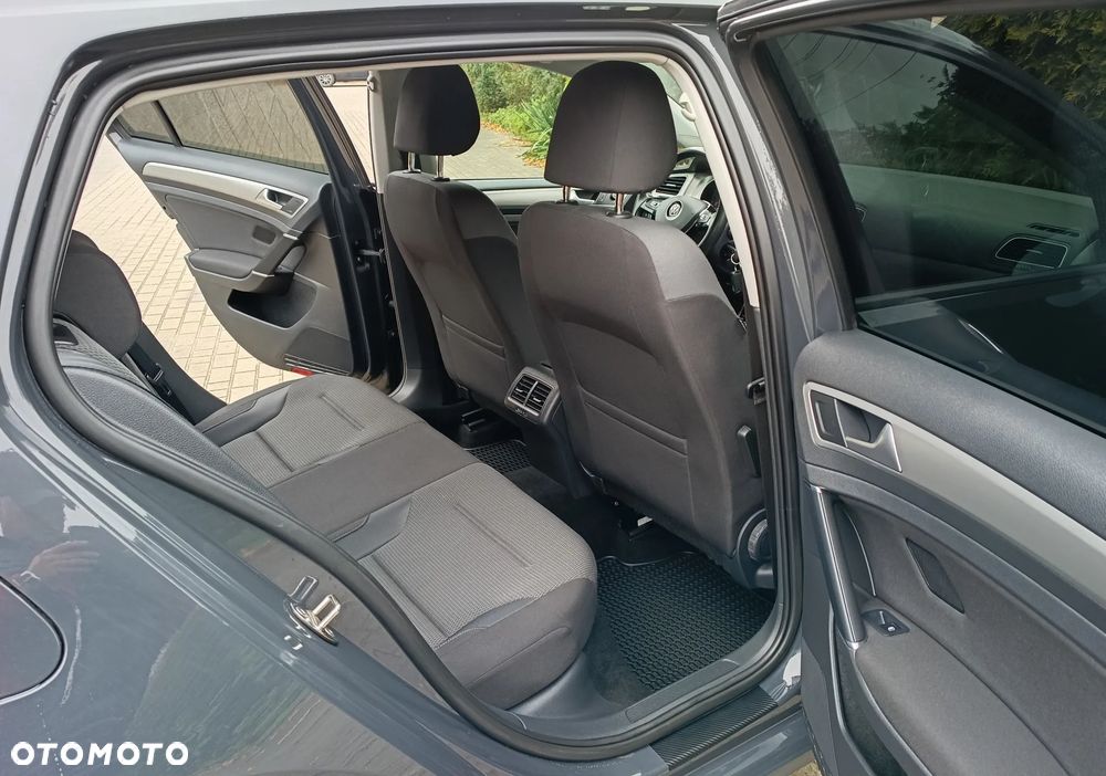 Volkswagen Golf - 29