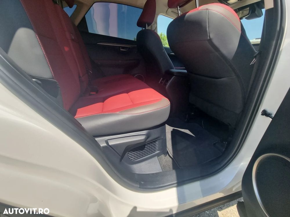 Lexus Seria NX - 12