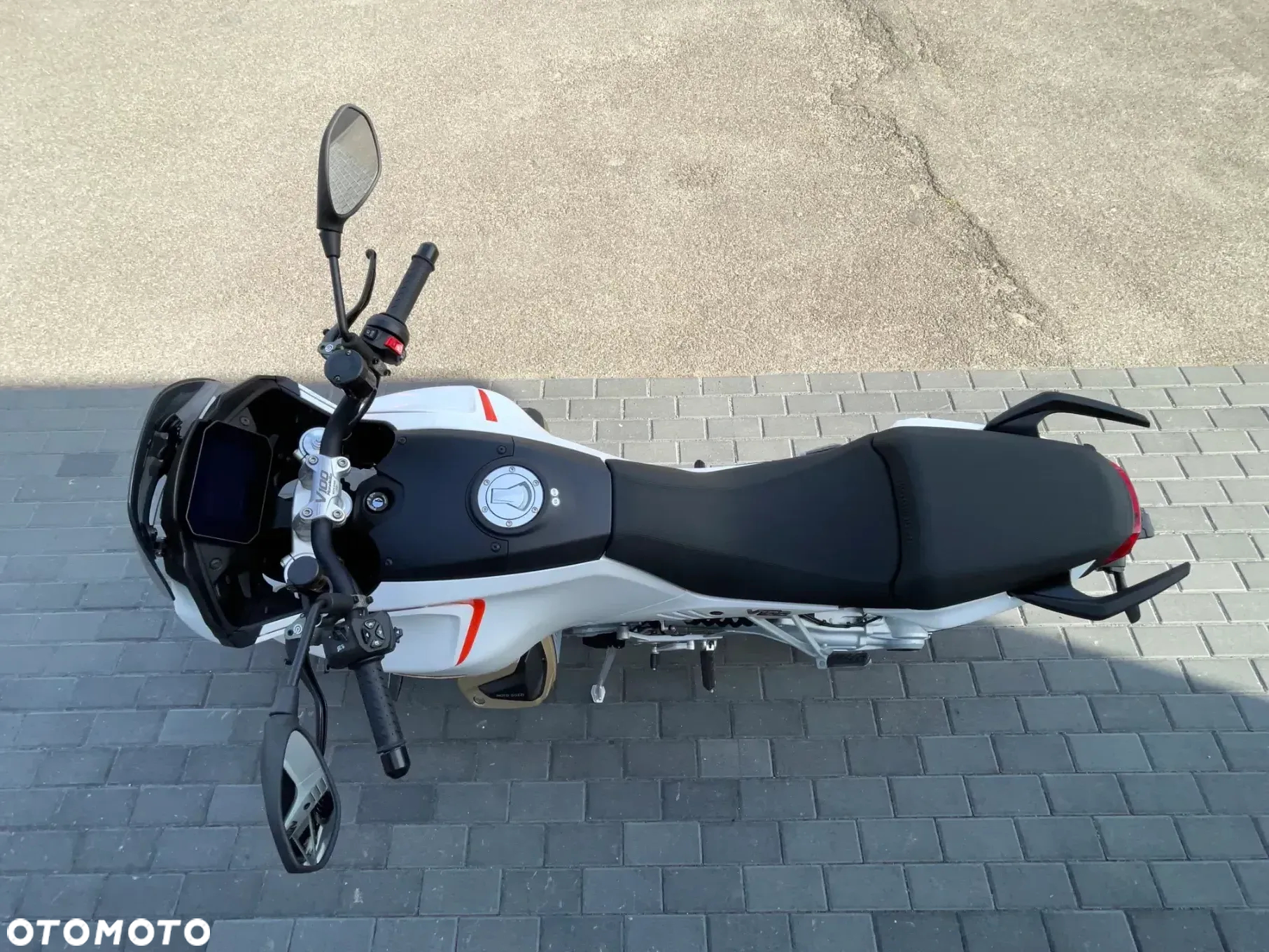 Moto Guzzi V100 Mandello - 26