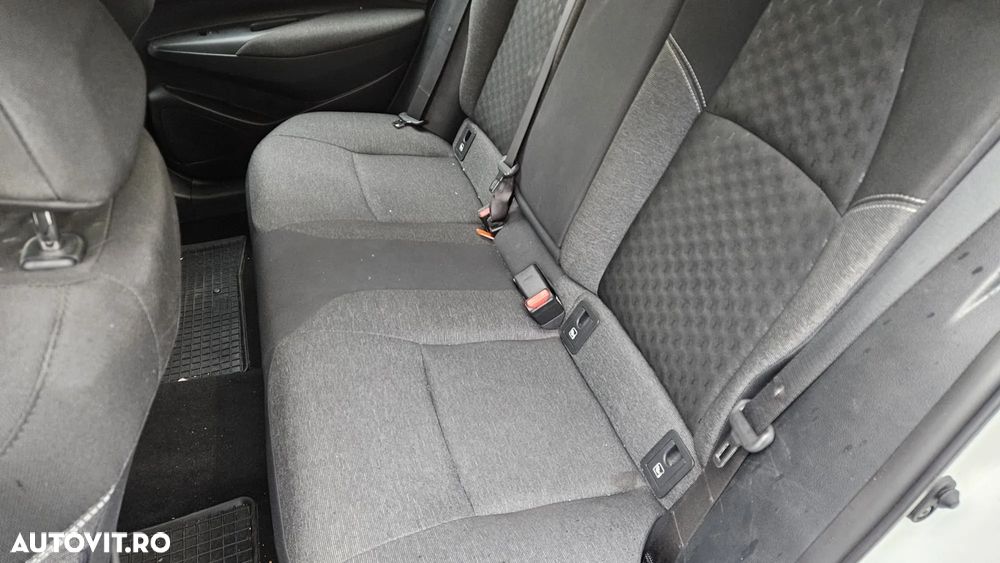 Toyota Corolla Sedan 1.8 HSD Business - 27