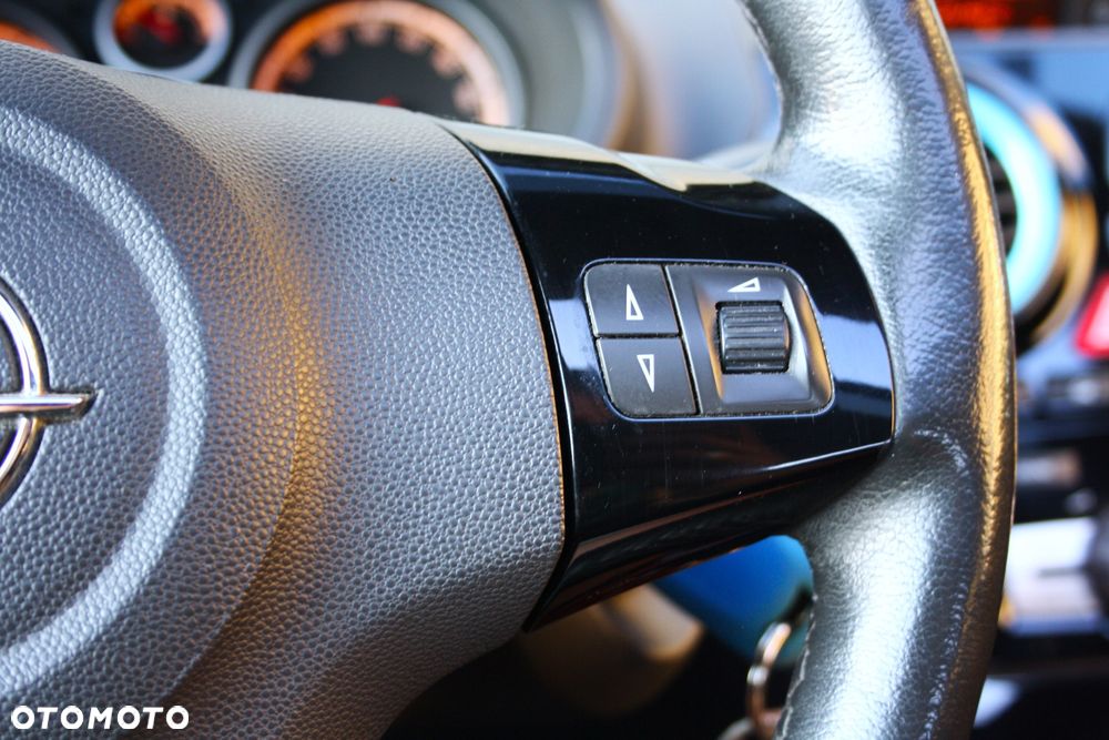 Opel Corsa 1.4 16V Color Edition - 17