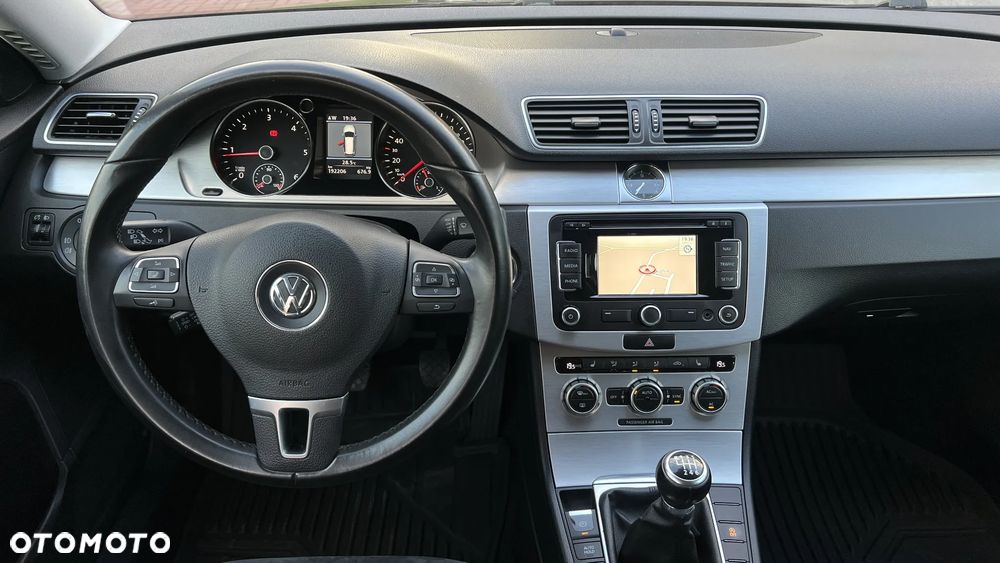 Volkswagen Passat 2.0 TDI Highline - 6