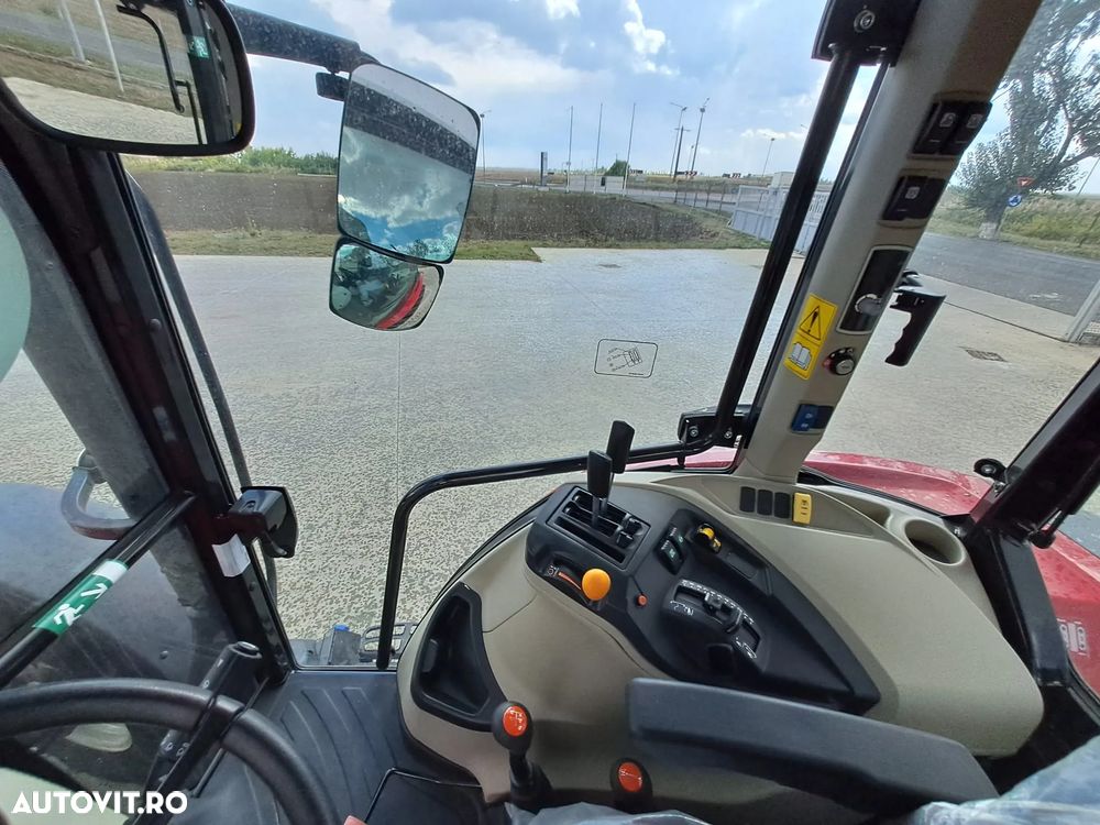 Massey Ferguson 5711M - 3