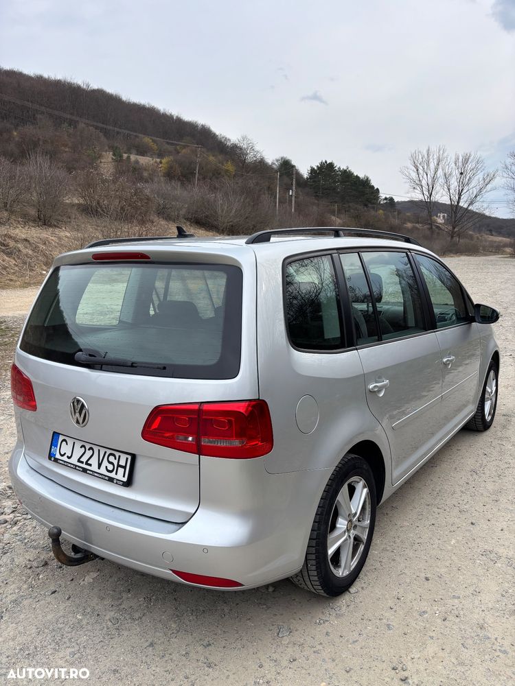 Volkswagen Touran 2.0 TDI DSG Comfortline - 3