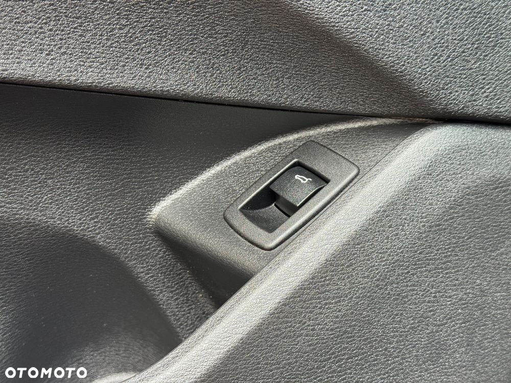 BMW X1 sDrive18d Advantage sport - 33