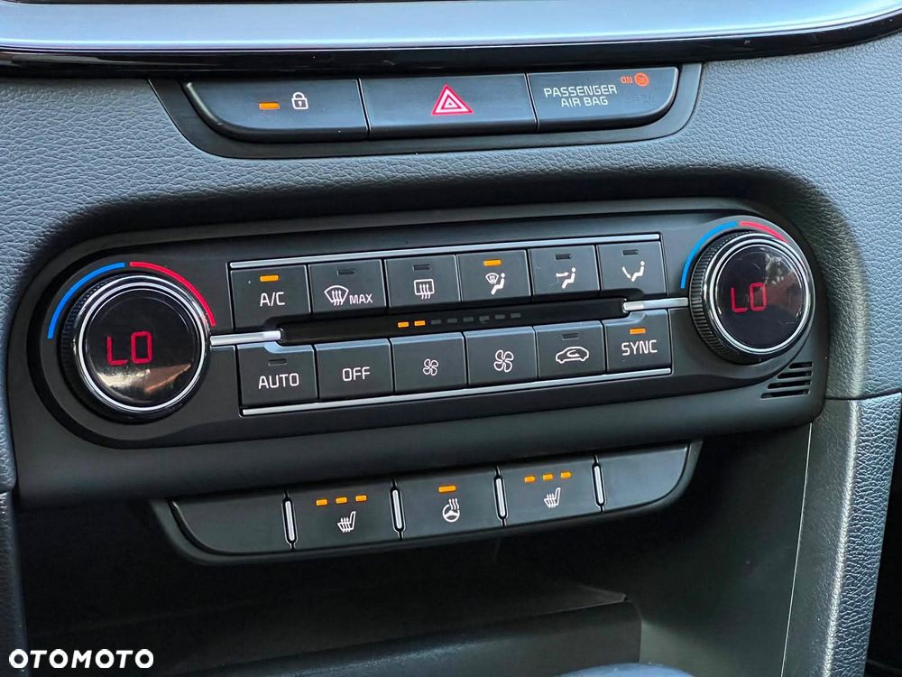 Kia Ceed 1.6 CRDi mHEV Business Line DCT - 19