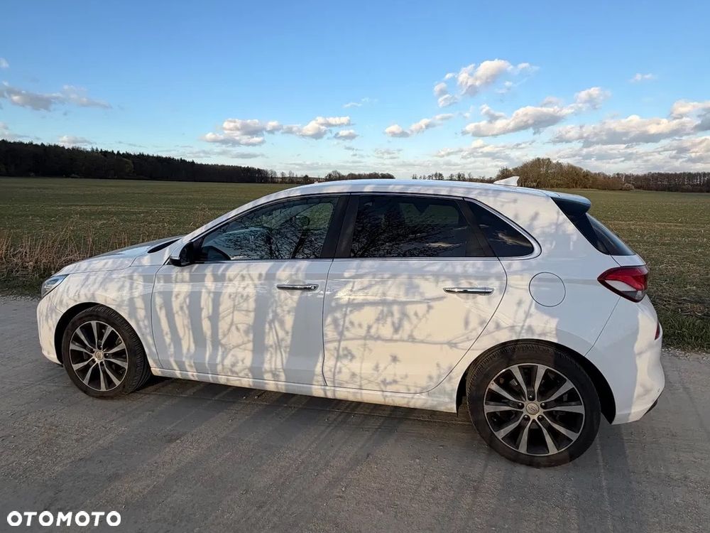 Hyundai i30 1.4 T-GDI Premiere Luxury DCT - 2