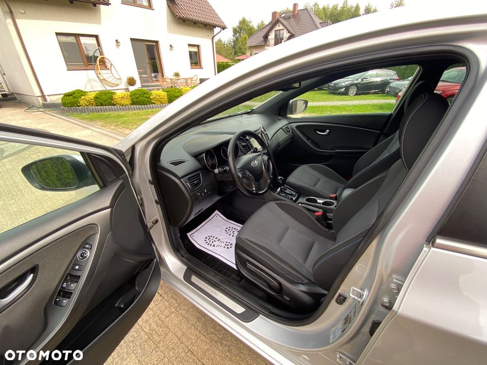 Hyundai i30 blue 1.6 CRDi DCT Passion - 23