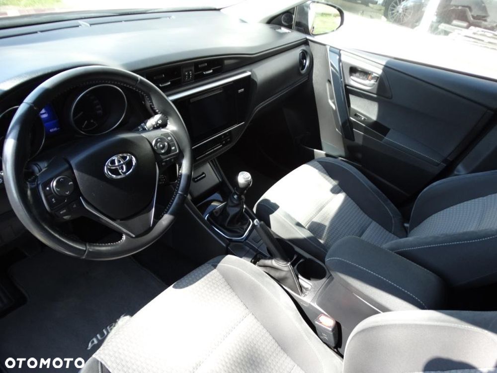 Toyota Auris - 10