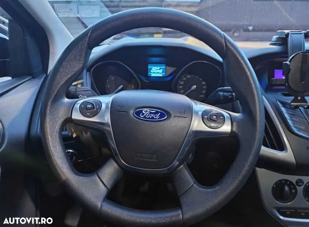 Ford Focus - 1