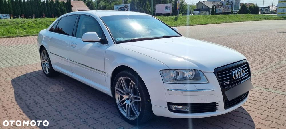 Audi A8 4.2 FSI Quattro - 1