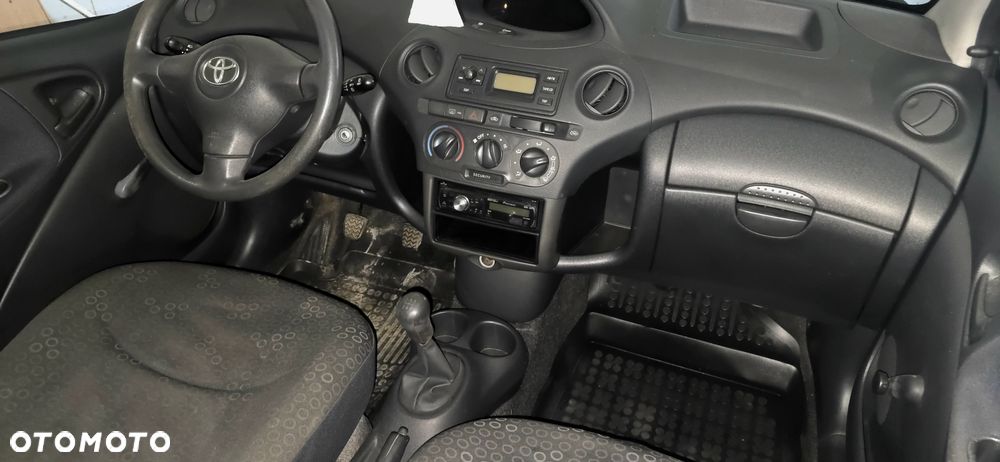 Toyota Yaris 1.0 Luna - 9