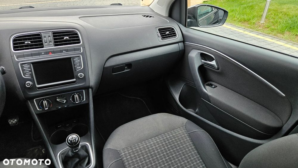 Volkswagen Polo 1.4 TDI (Blue Motion Technology) Comfortline - 19