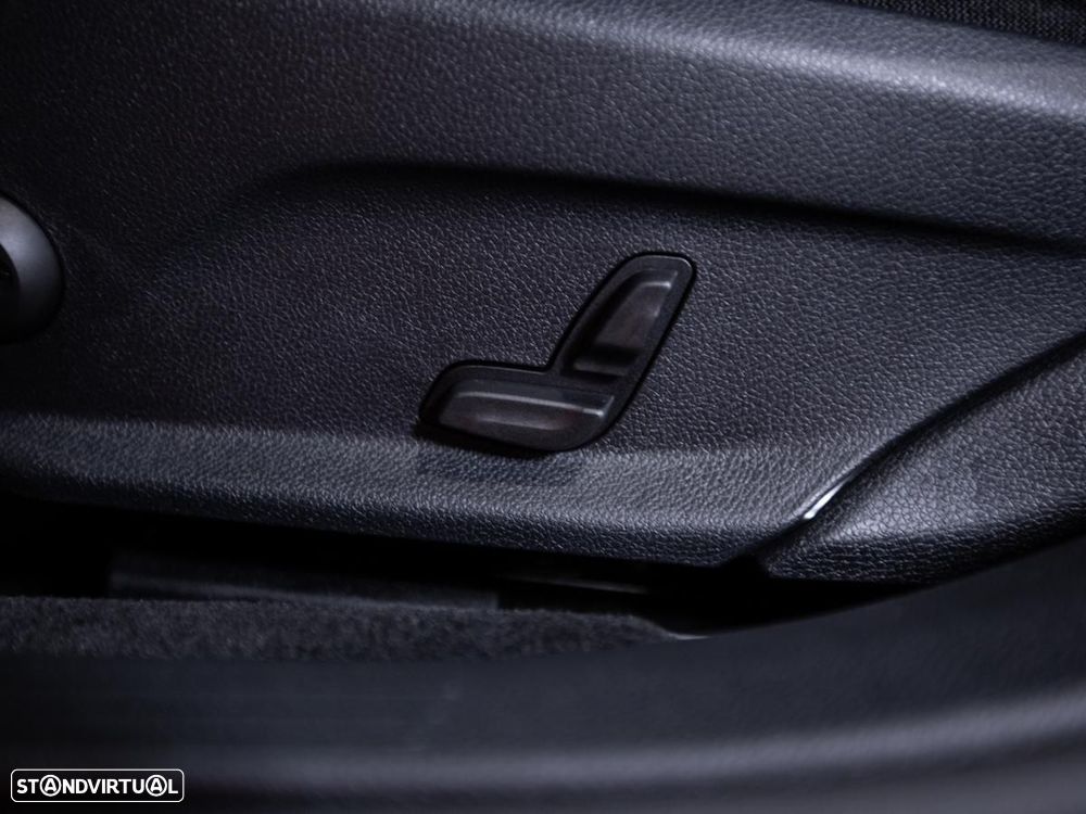 Mercedes-Benz E 300 de 4Matic 9G-TRONIC AMG Line - 21