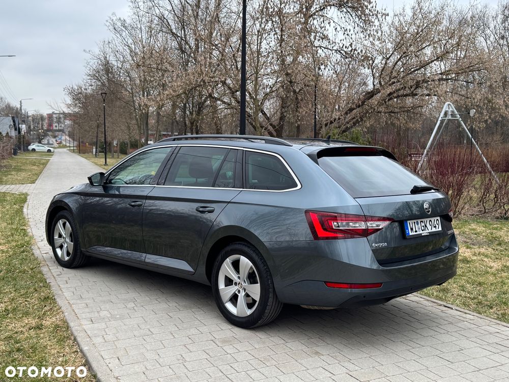Skoda Superb 2.0 TDI DSG Premium Edition - 4