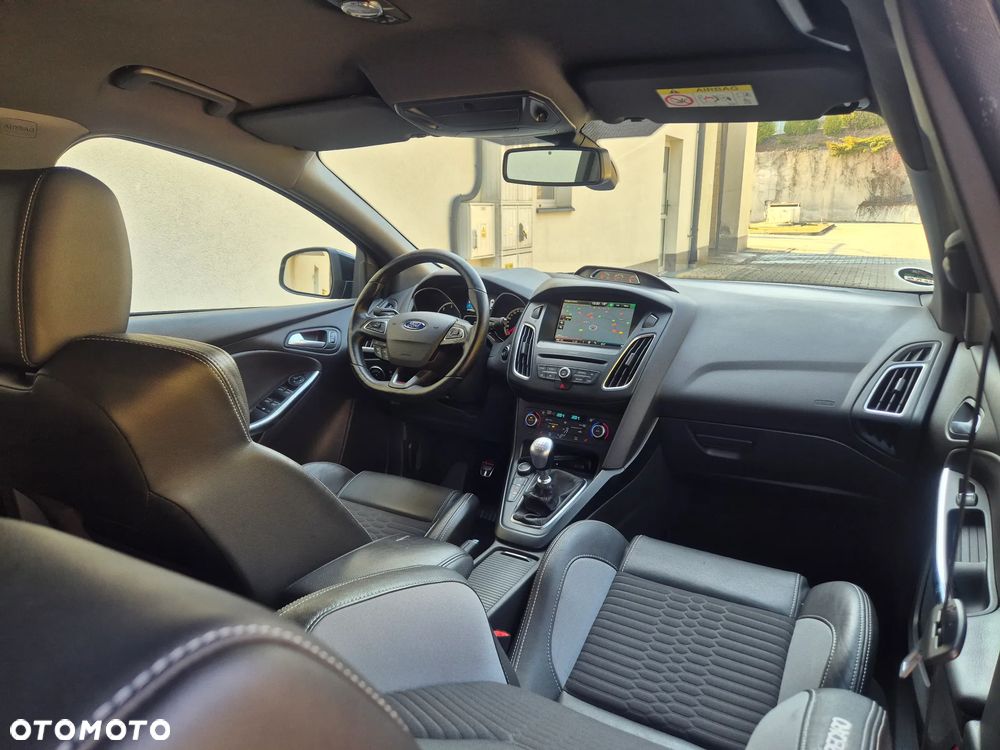 Ford Focus 2.0 TDCi ST mit Leder-Exclusiv-Paket - 12