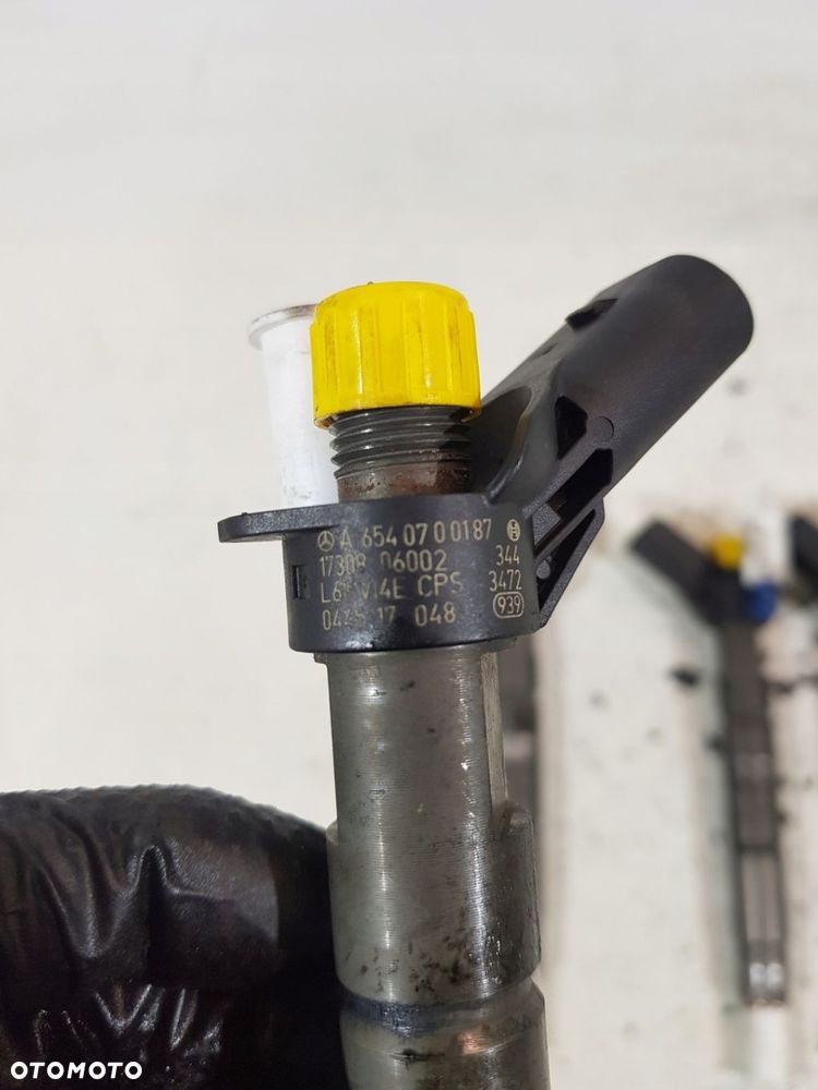 WTRYSKIWACZ PALIWA A6540700187 MERCEDES W213 W205 2.0 CDI 654920 - 4