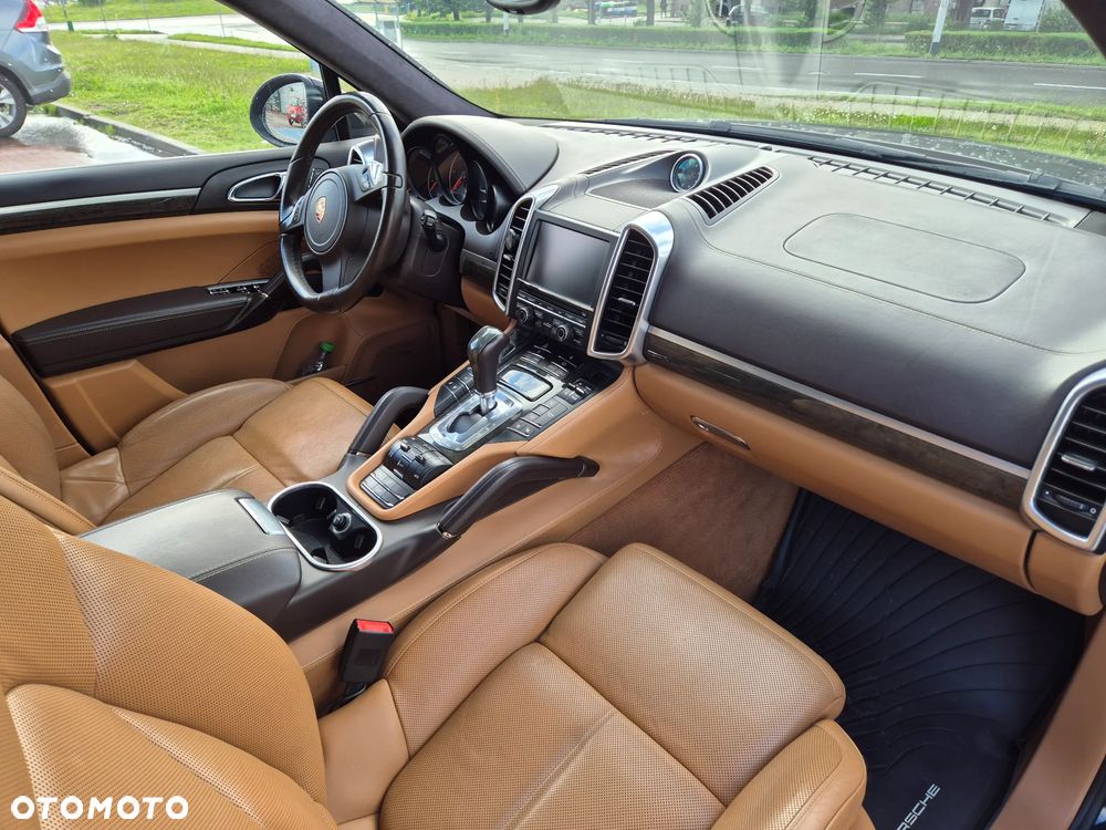 Porsche Cayenne Platinum Edition - 1