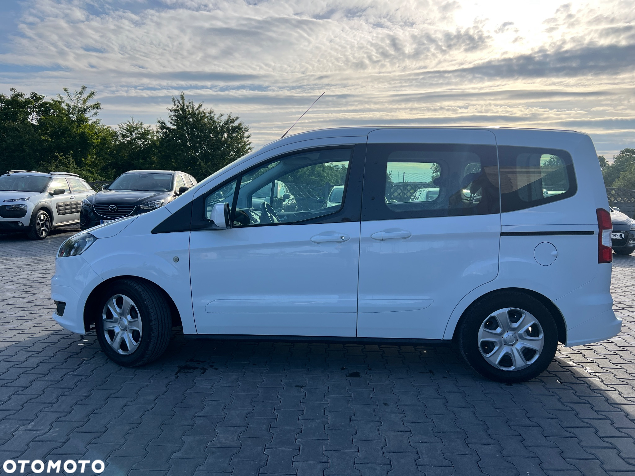 Ford Tourneo Courier 1.0 EcoBoost Trend - 2