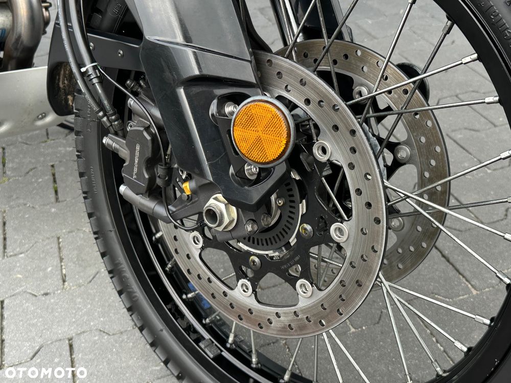 Suzuki V-STROM - 18