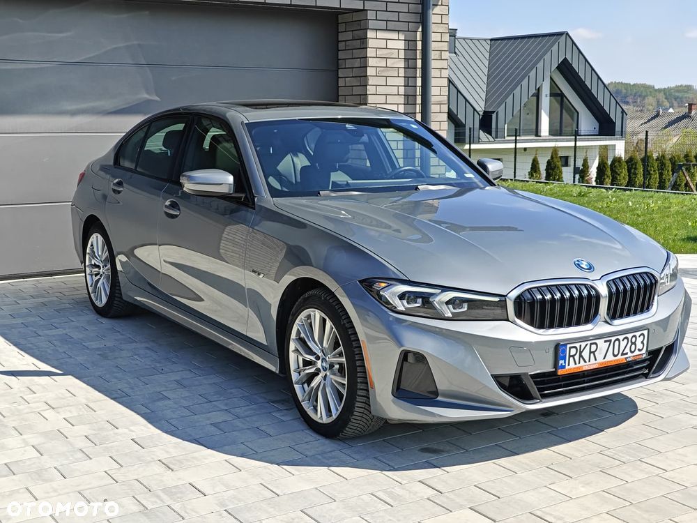 BMW Seria 3 330e M Sport - 1