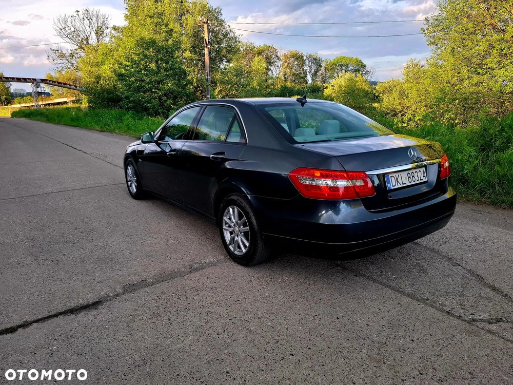 Mercedes-Benz Klasa E 220 CDI DPF BlueEFFICIENCY Elegance - 8