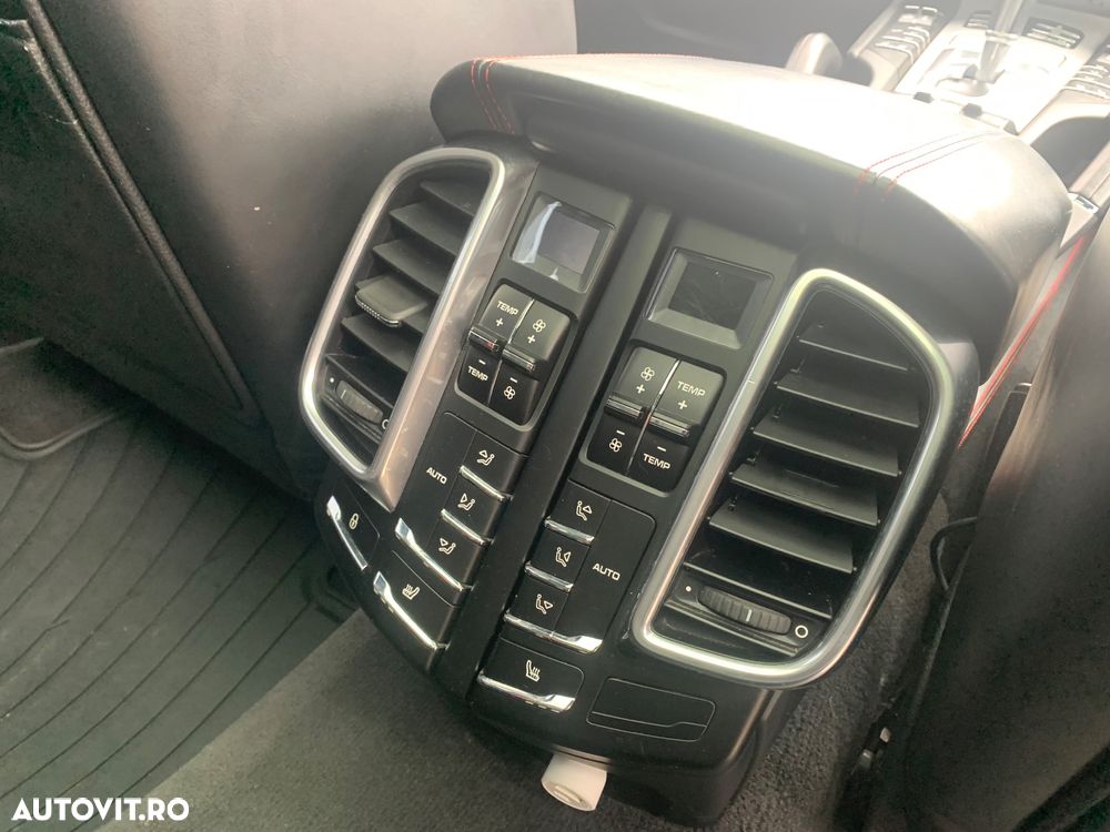 Porsche Cayenne - 18