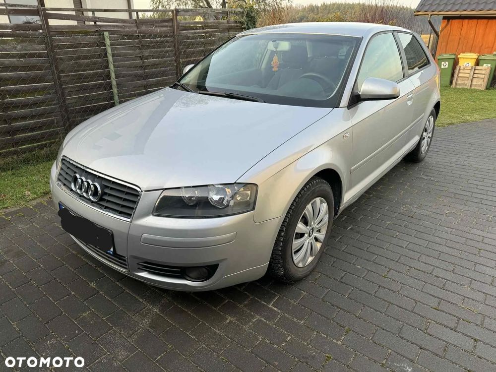 Audi A3 3-drzwiowe 1.6 Attraction - 1