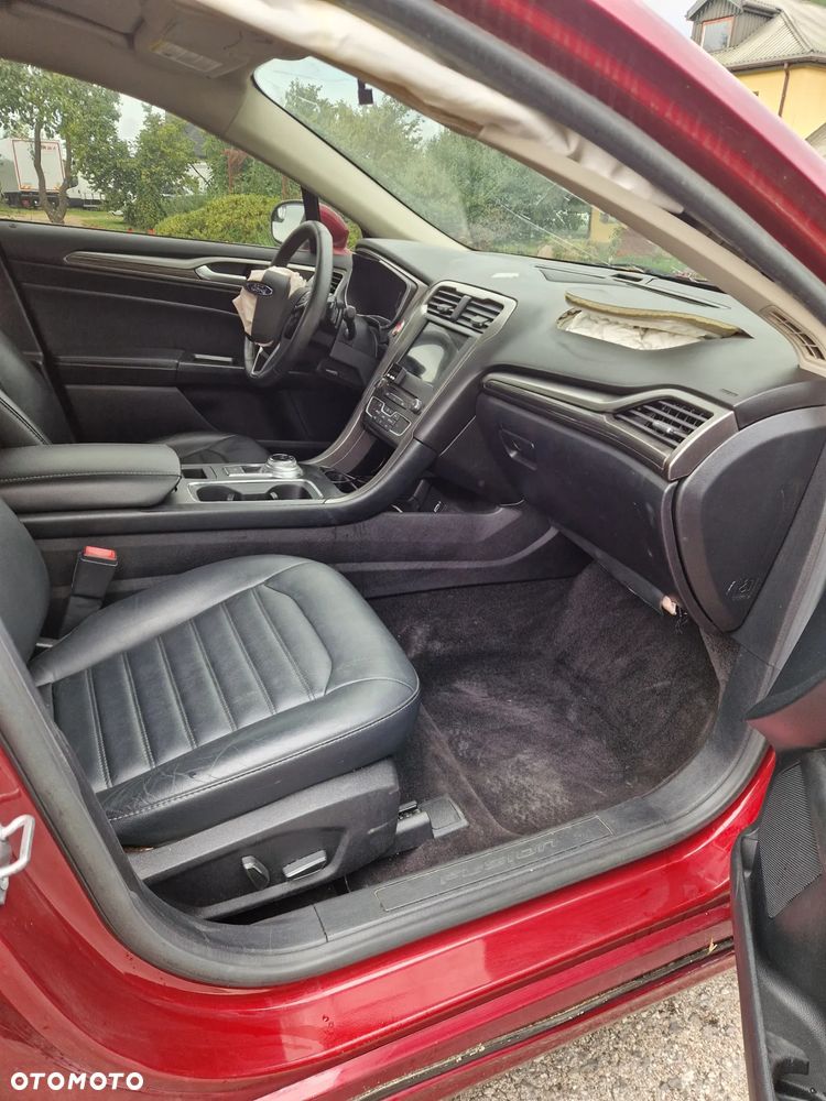 Ford Fusion 2.0 EcoBoost Titanium - 16