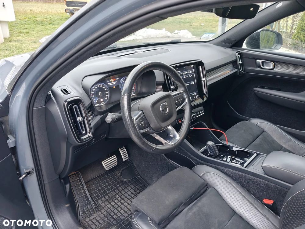 Volvo XC 40 T5 AWD R-Design - 9