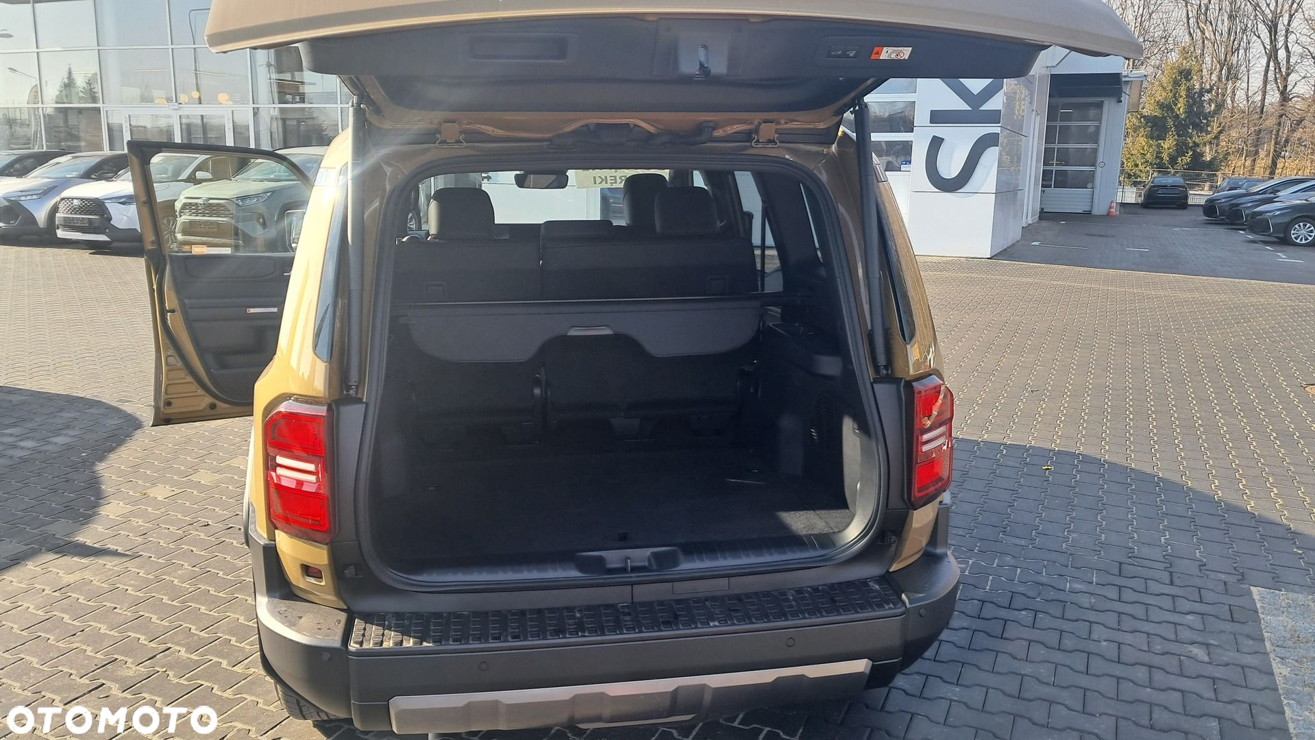 Toyota Land Cruiser - 11
