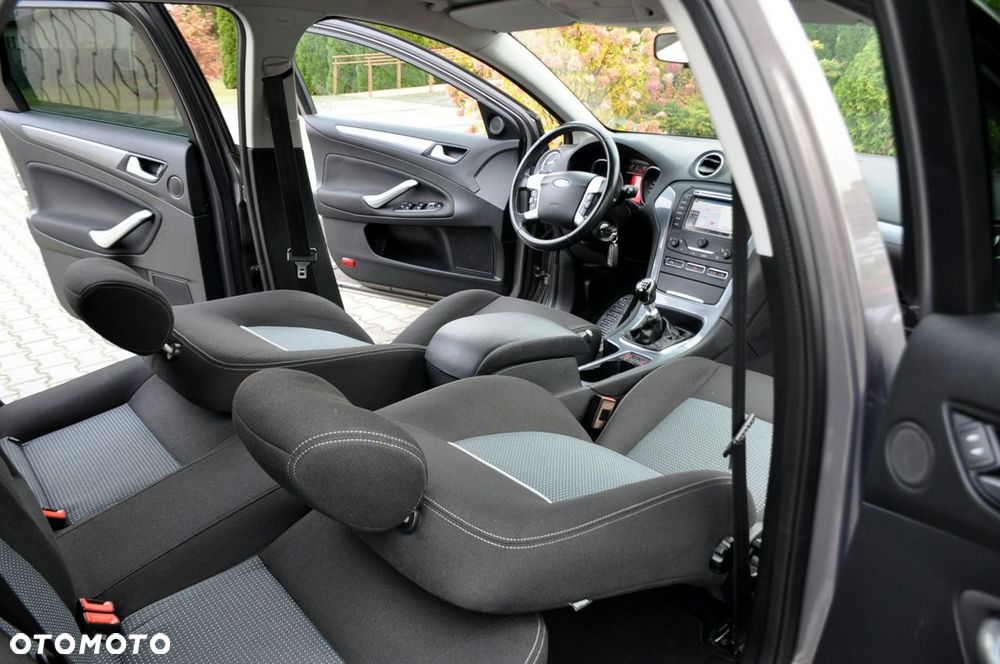Ford Mondeo - 23
