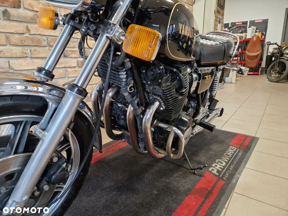 Yamaha XS - 9