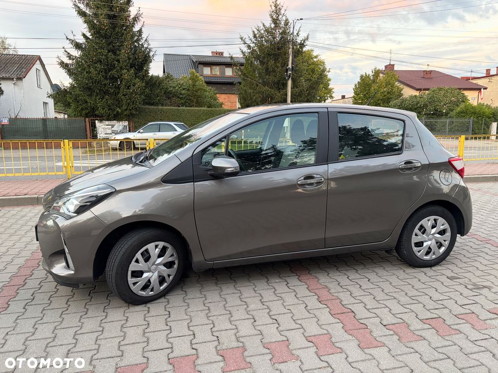 Toyota Yaris 1.0 Premium - 7
