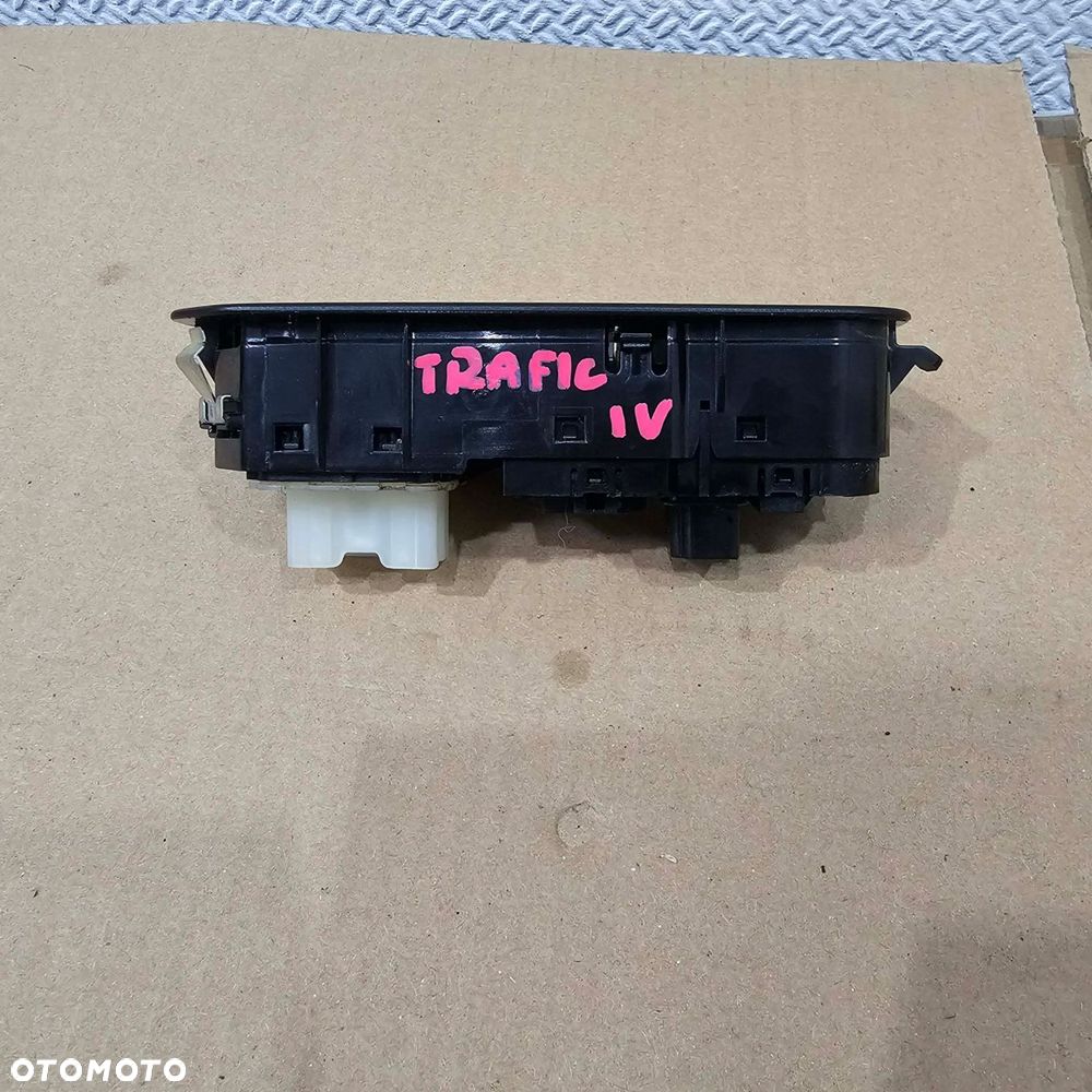 renault trafic iii iv panel sterowanie lusterkami szybami lewy kierowcy - 2